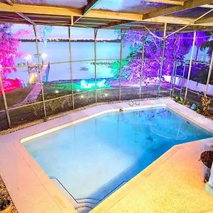 Holiday home Spacious Lakefront House With Pool, Hottub, & Boating